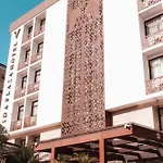 Vida Plaza Hotel