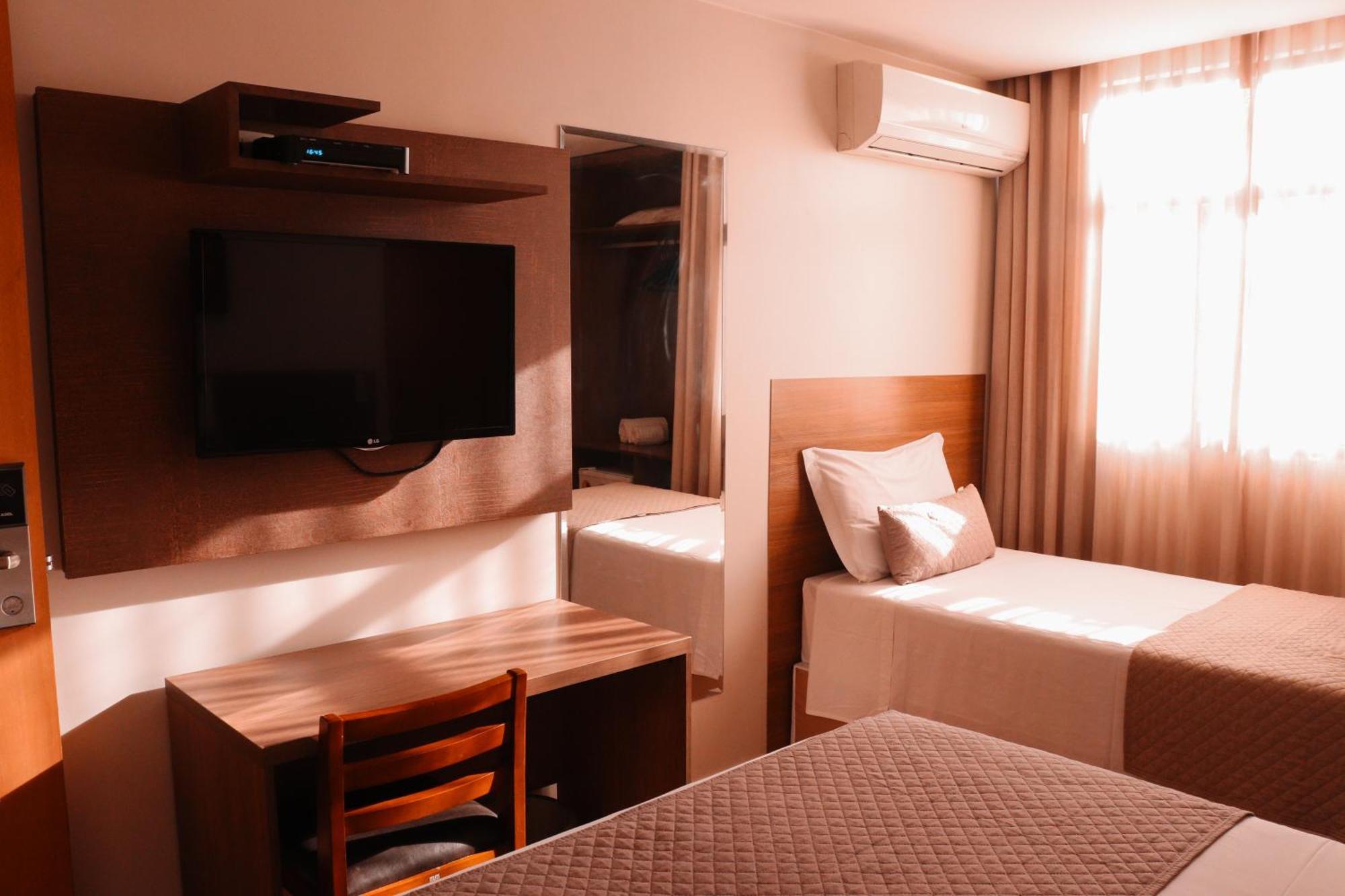 Vida Plaza Hotel 3*